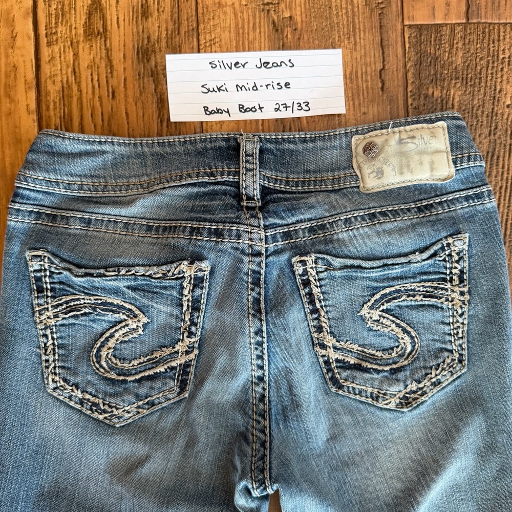 Silver Jeans Women's Light Blue Bootcut Jeans with Contrast Stitching